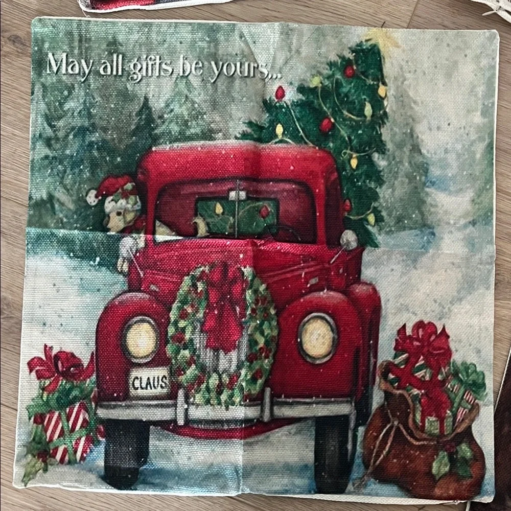 Festive Holiday Pillow Covers Set - 17”x17” NWOT Set of 4